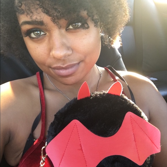 Naughty & Nice Kawaii Pet Crossbody Bag - Picture 5 of 5